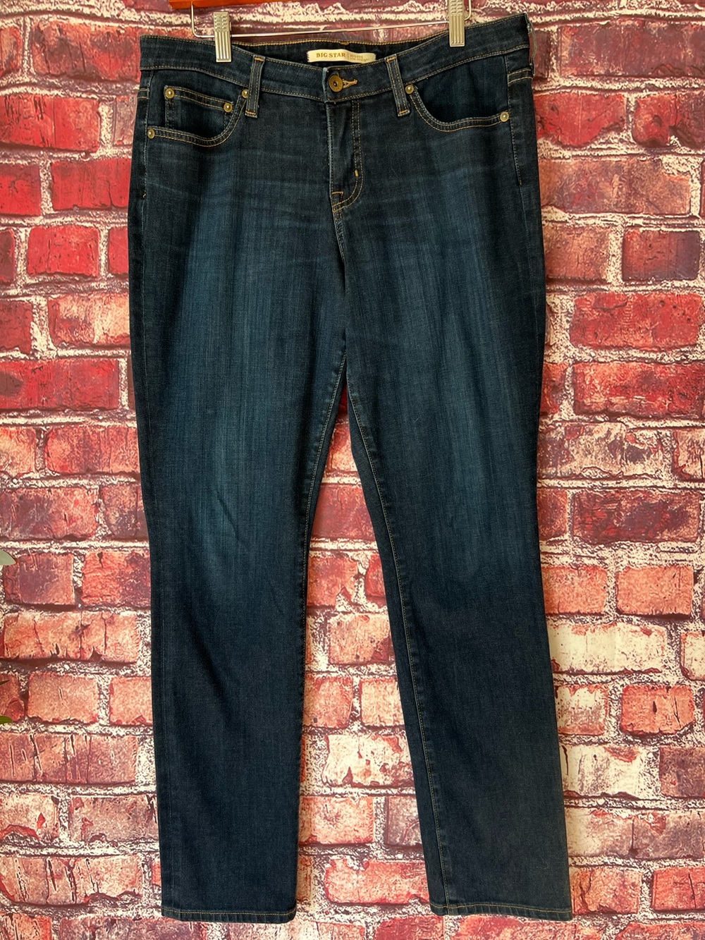 Big Star Brigette Omni Lift & Tuck Slim Straight Jeans 32R